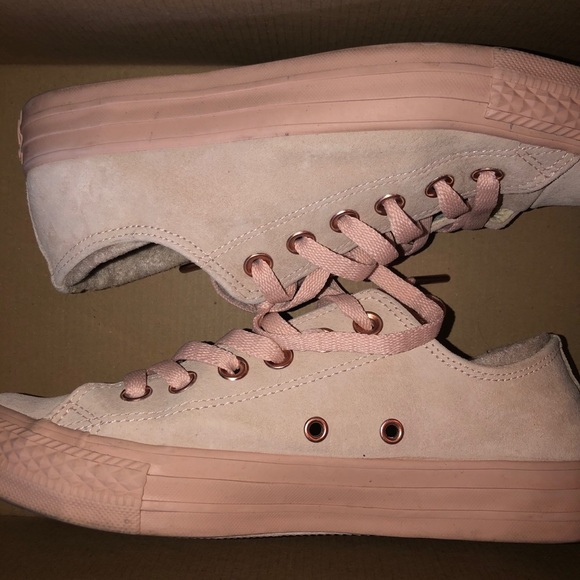 Pink converse - Picture 2 of 2